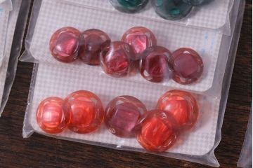 アンティーク雑貨　ビンテージ　落ち着いた色合いのボタンセット