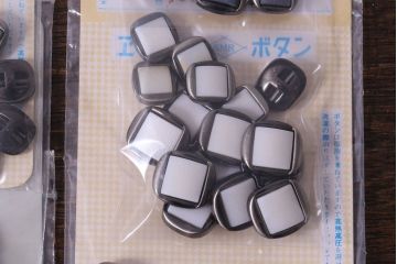 アンティーク雑貨　ビンテージ　落ち着いたクラシックカラーが魅力のボタンセット