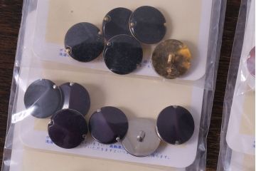 アンティーク雑貨　ビンテージ　落ち着いた色合いの上品なボタンセット