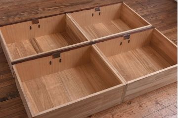 中古 伝統民芸家具 岩谷堂箪笥　開き戸　立長箪笥(引き出し、縦型チェスト、タンス)