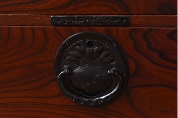 中古 伝統民芸家具 岩谷堂箪笥　開き戸　立長箪笥(引き出し、縦型チェスト、タンス)