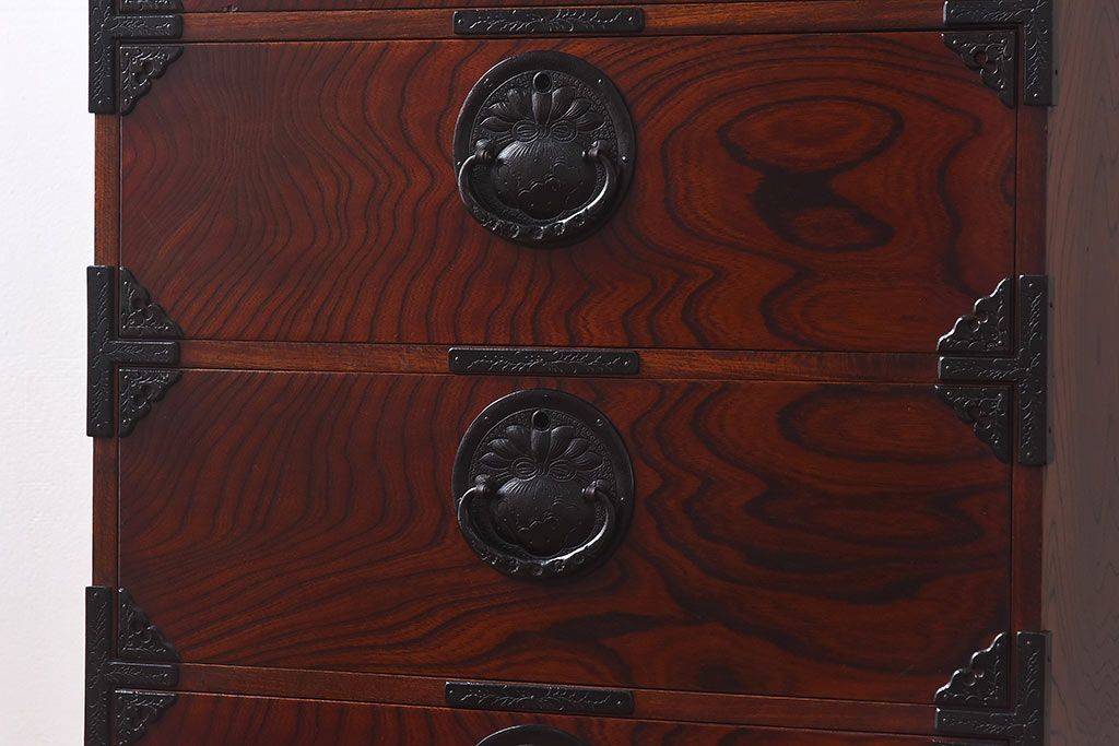 中古 伝統民芸家具 岩谷堂箪笥　開き戸　立長箪笥(引き出し、縦型チェスト、タンス)