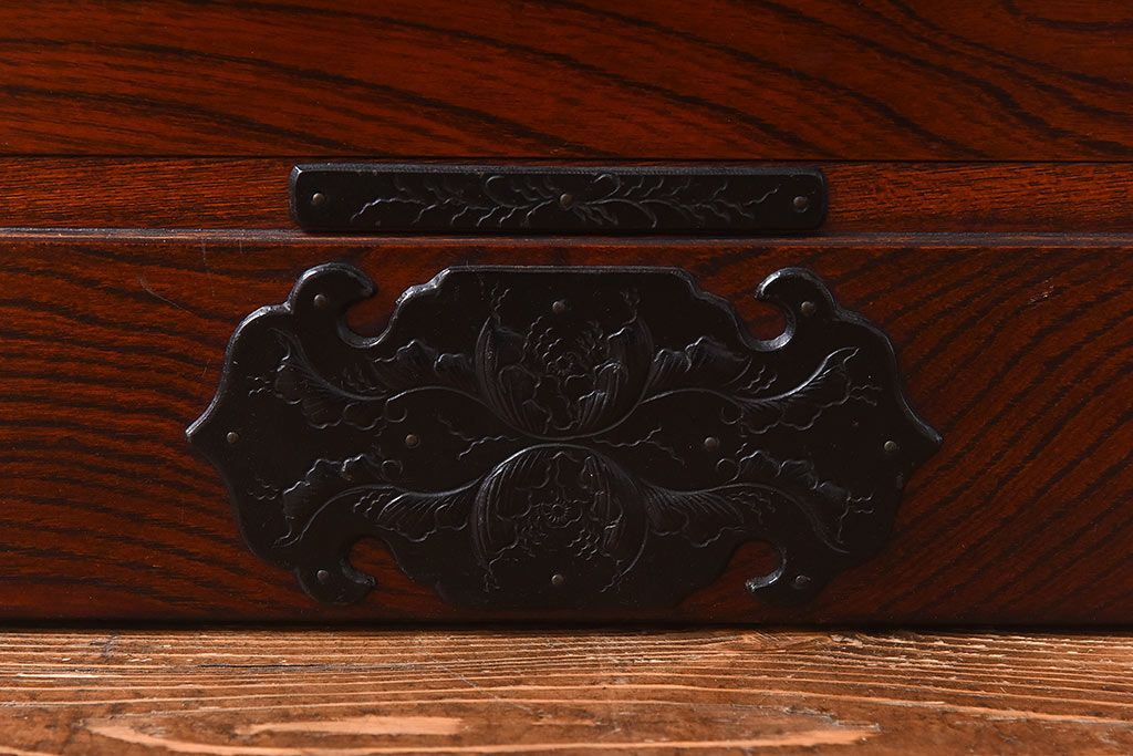 中古 伝統民芸家具 岩谷堂箪笥　開き戸　立長箪笥(引き出し、縦型チェスト、タンス)