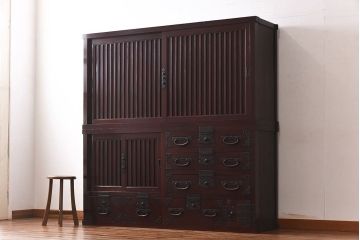 アンティーク家具　和製アンティーク　明治期　前面ケヤキ材使用　縦桟引き戸収納箪笥(水屋箪笥、重ね水屋、戸棚)