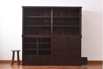 アンティーク家具　和製アンティーク　明治期　前面ケヤキ材使用　縦桟引き戸収納箪笥(水屋箪笥、重ね水屋、戸棚)