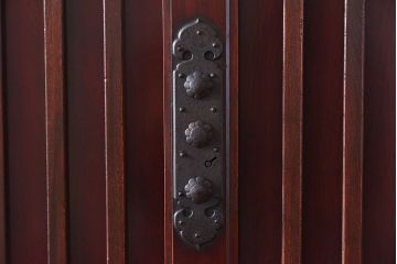 アンティーク家具　和製アンティーク　明治期　前面ケヤキ材使用　縦桟引き戸収納箪笥(水屋箪笥、重ね水屋、戸棚)