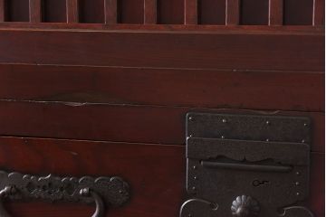 アンティーク家具　和製アンティーク　明治期　前面ケヤキ材使用　縦桟引き戸収納箪笥(水屋箪笥、重ね水屋、戸棚)