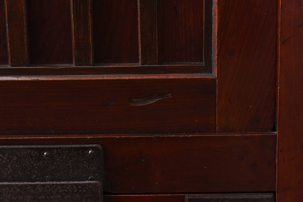 アンティーク家具　和製アンティーク　明治期　前面ケヤキ材使用　縦桟引き戸収納箪笥(水屋箪笥、重ね水屋、戸棚)