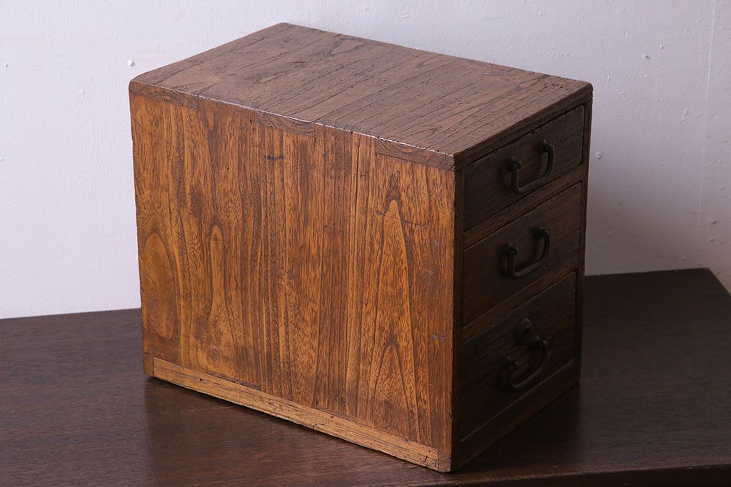 アンティーク家具　和製アンティーク　古い引手が味わい深い小引き出し(小物入れ、小物収納)