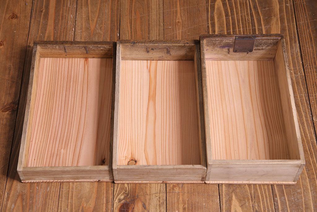 アンティーク家具　和製アンティーク　古い引手が味わい深い小引き出し(小物入れ、小物収納)