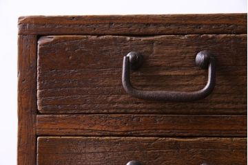 アンティーク家具　和製アンティーク　古い引手が味わい深い小引き出し(小物入れ、小物収納)