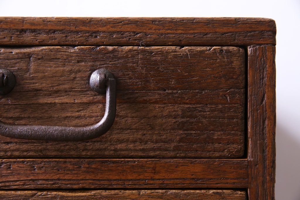 アンティーク家具　和製アンティーク　古い引手が味わい深い小引き出し(小物入れ、小物収納)