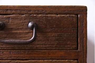 アンティーク家具　和製アンティーク　古い引手が味わい深い小引き出し(小物入れ、小物収納)