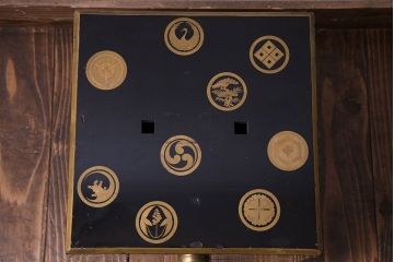 アンティーク家具　古民具・骨董　上手物　豪華な蒔絵が施された鏡台(鏡架け、化粧台、小引き出し)