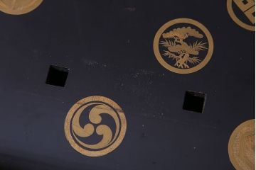 アンティーク家具　古民具・骨董　上手物　豪華な蒔絵が施された鏡台(鏡架け、化粧台、小引き出し)