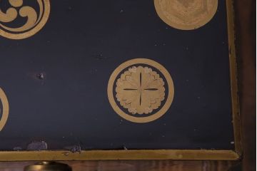 アンティーク家具　古民具・骨董　上手物　豪華な蒔絵が施された鏡台(鏡架け、化粧台、小引き出し)
