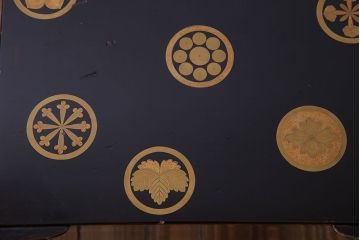 アンティーク家具　古民具・骨董　上手物　豪華な蒔絵が施された鏡台(鏡架け、化粧台、小引き出し)