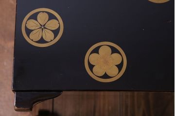 アンティーク家具　古民具・骨董　上手物　豪華な蒔絵が施された鏡台(鏡架け、化粧台、小引き出し)