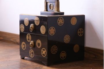 アンティーク家具　古民具・骨董　上手物　豪華な蒔絵が施された鏡台(鏡架け、化粧台、小引き出し)