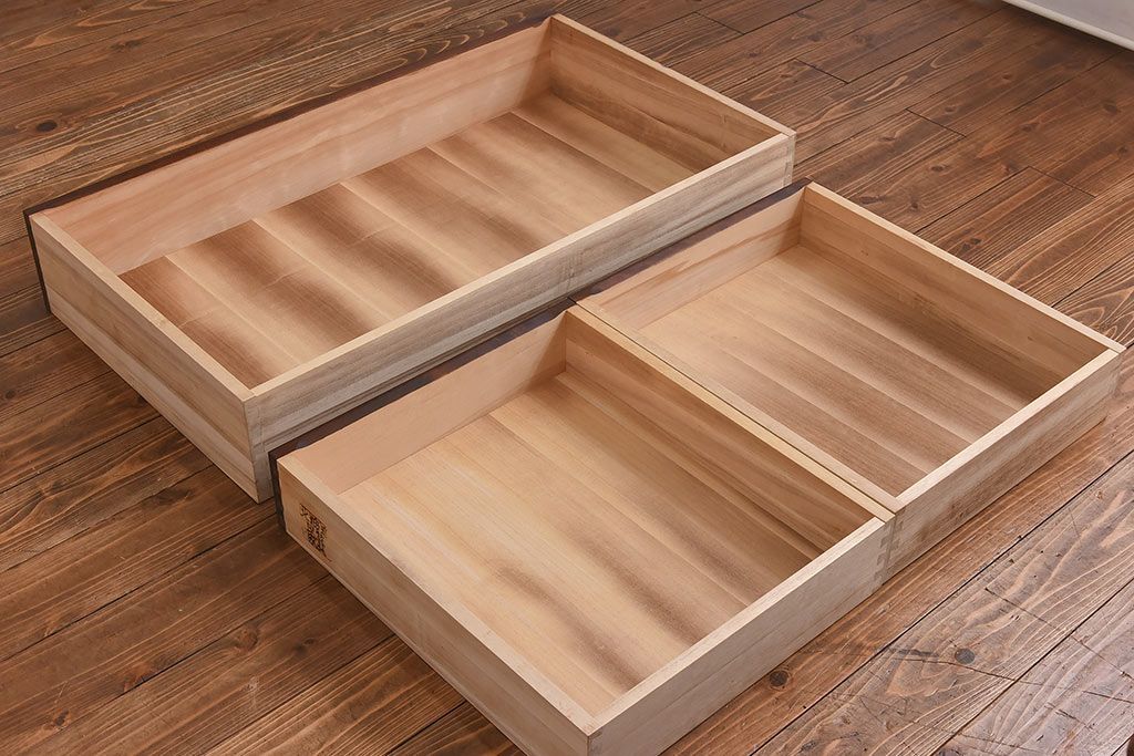 中古　北海道民芸家具　特注品　奥行のある仕様の整理タンス(チェスト)