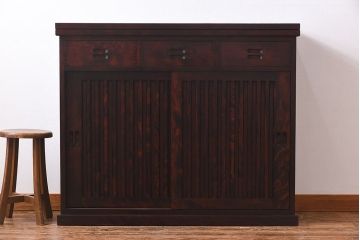 中古　旭川家具　北樹シリーズ　90K　天板付　緻密な木肌が美しい水屋下台(戸棚、サイドボード)(定価約20万円)