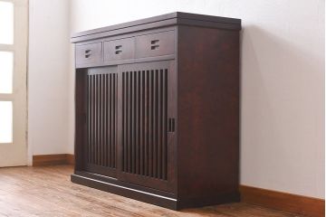 中古　旭川家具　北樹シリーズ　90K　天板付　緻密な木肌が美しい水屋下台(戸棚、サイドボード)(定価約20万円)