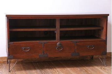 アンティーク家具　和製アンティーク　前面ケヤキ材　漆塗りが美しい鉄脚付タンスローボード(リビングボード、テレビ台)