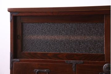 アンティーク家具　和製アンティーク　前面ケヤキ材　漆塗りが美しい鉄脚付タンスローボード(リビングボード、テレビ台)