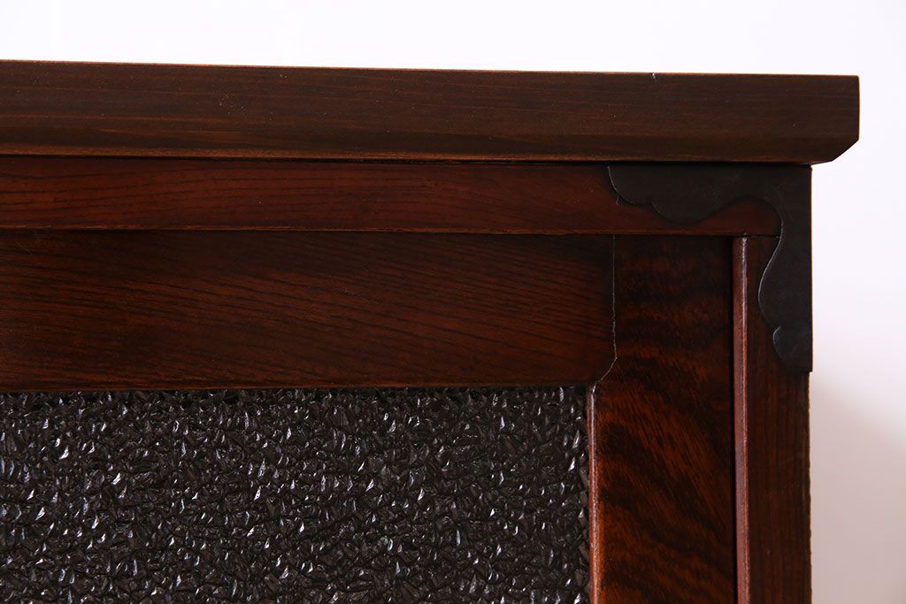 アンティーク家具　和製アンティーク　前面ケヤキ材　漆塗りが美しい鉄脚付タンスローボード(リビングボード、テレビ台)