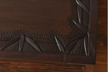 中古　伝統工芸軽井沢彫り　竹の図柄が珍しい上質なチェスト(衣装箪笥、引き出し、洋服ダンス)