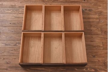 中古　伝統工芸軽井沢彫り　竹の図柄が珍しい上質なチェスト(衣装箪笥、引き出し、洋服ダンス)