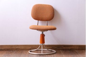 レトロ家具　昭和レトロ　柔らかなオレンジ色が可愛らしいワークチェア(イス、回転椅子)