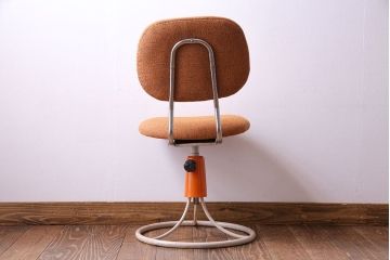 レトロ家具　昭和レトロ　柔らかなオレンジ色が可愛らしいワークチェア(イス、回転椅子)