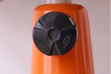 レトロ家具　昭和レトロ　柔らかなオレンジ色が可愛らしいワークチェア(イス、回転椅子)