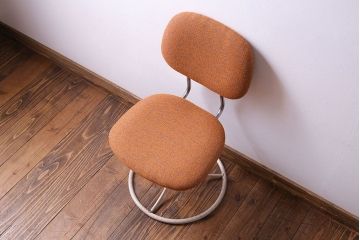 レトロ家具　昭和レトロ　柔らかなオレンジ色が可愛らしいワークチェア(イス、回転椅子)