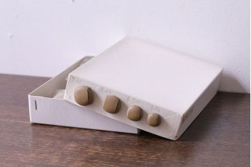 アンティーク雑貨　ビンテージ　ころんとした形が愛らしいくるみボタンセット