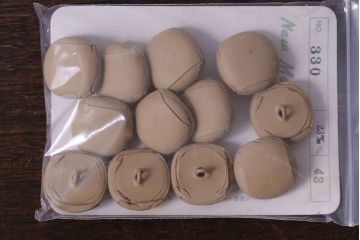 アンティーク雑貨　ビンテージ　ころんとした形が愛らしいくるみボタンセット