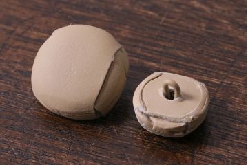 アンティーク雑貨　ビンテージ　ころんとした形が愛らしいくるみボタンセット