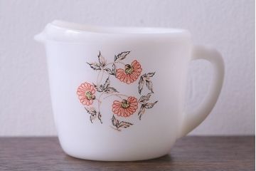 アンティーク雑貨　ビンテージ　ファイヤーキング(FireKing)　FLEURETTE(フルーレット)　クリーマー