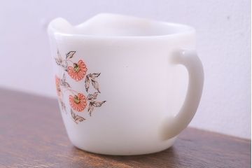 アンティーク雑貨　ビンテージ　ファイヤーキング(FireKing)　FLEURETTE(フルーレット)　クリーマー