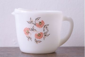 アンティーク雑貨　ビンテージ　ファイヤーキング(FireKing)　FLEURETTE(フルーレット)　クリーマー