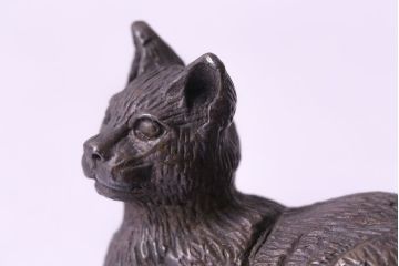アンティーク雑貨　ビンテージ　銅製　シックな猫のオブジェ(置物、動物像)
