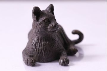 アンティーク雑貨　ビンテージ　銅製　シックな猫のオブジェ(置物、動物像)