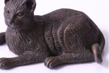 アンティーク雑貨　ビンテージ　銅製　シックな猫のオブジェ(置物、動物像)