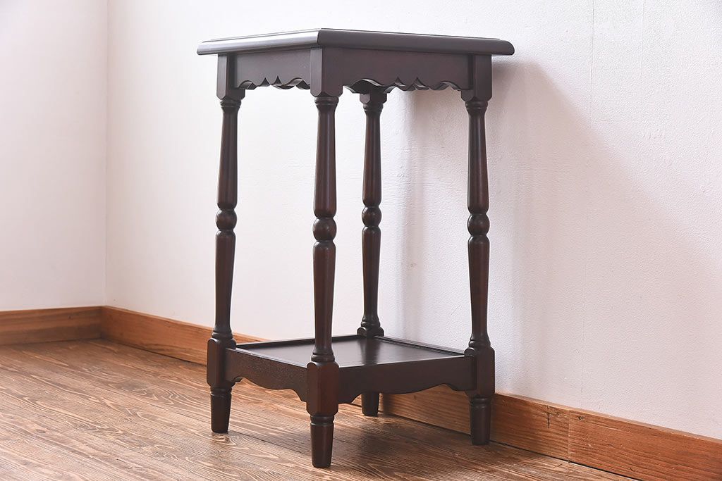 アンティーク雑貨　【O様ご成約品】中古　北海道民芸家具　HM853　落ち着きある色味と上品なデザインが魅力のサイドテーブル(花台)