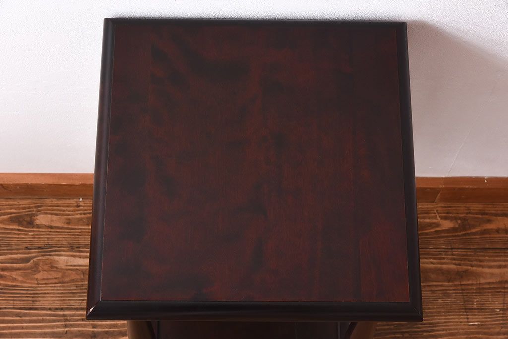 アンティーク雑貨　【O様ご成約品】中古　北海道民芸家具　HM853　落ち着きある色味と上品なデザインが魅力のサイドテーブル(花台)