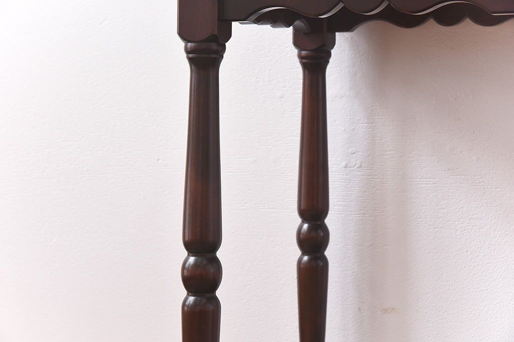 アンティーク雑貨　【O様ご成約品】中古　北海道民芸家具　HM853　落ち着きある色味と上品なデザインが魅力のサイドテーブル(花台)