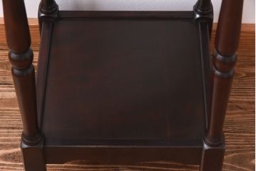 アンティーク雑貨　【O様ご成約品】中古　北海道民芸家具　HM853　落ち着きある色味と上品なデザインが魅力のサイドテーブル(花台)