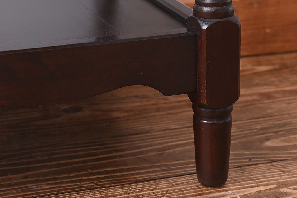 アンティーク雑貨　【O様ご成約品】中古　北海道民芸家具　HM853　落ち着きある色味と上品なデザインが魅力のサイドテーブル(花台)