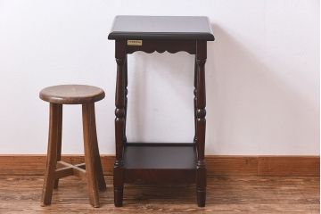 アンティーク雑貨　【O様ご成約品】中古　北海道民芸家具　HM853　落ち着きある色味と上品なデザインが魅力のサイドテーブル(花台)
